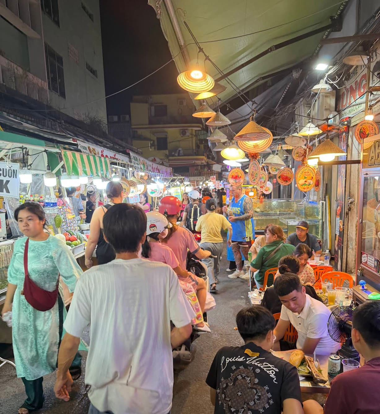 胡志明市胡氏 kỷ 美食街圖片|資料圖片