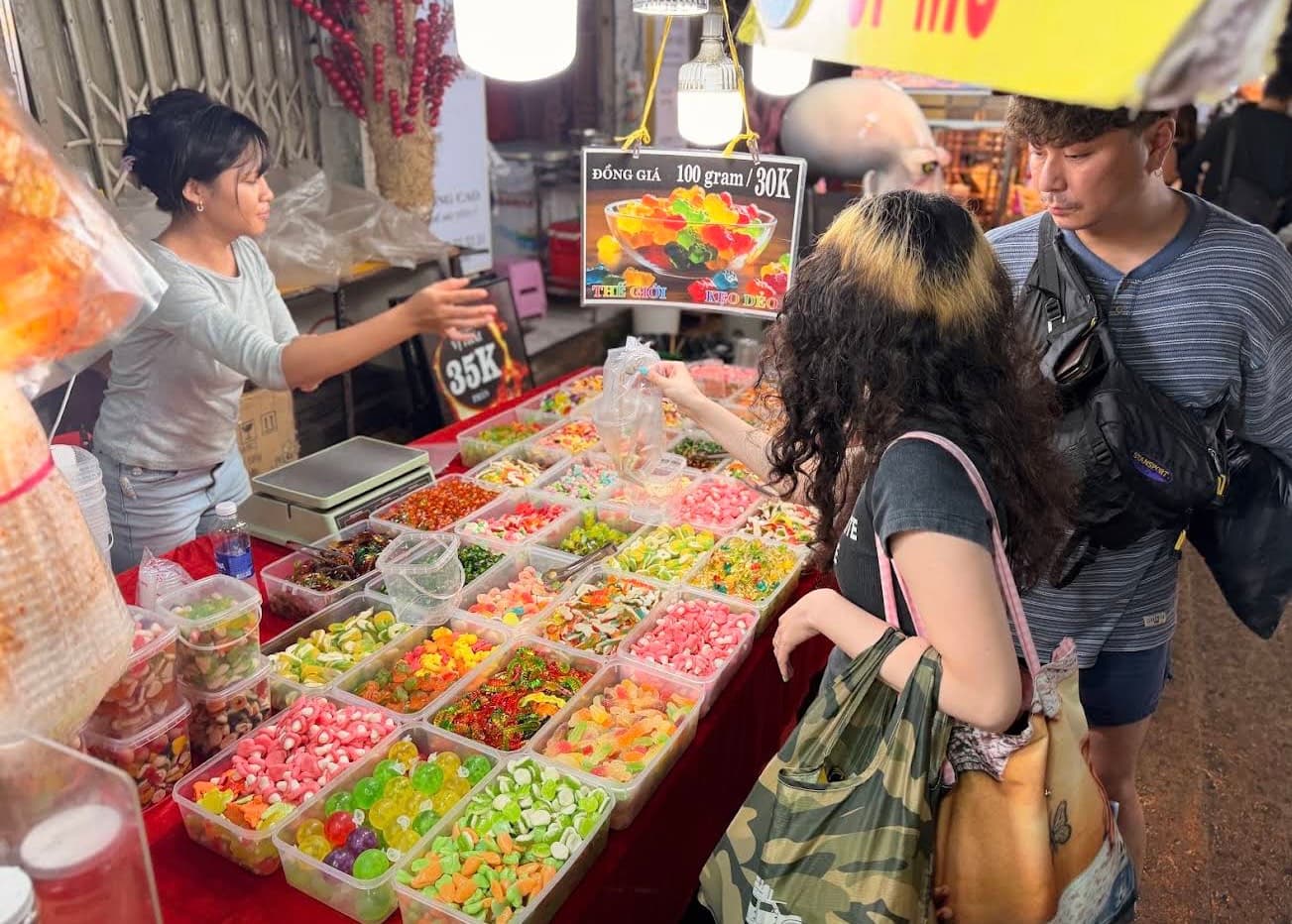 胡志明市胡氏 kỷ 美食街圖片|資料圖片